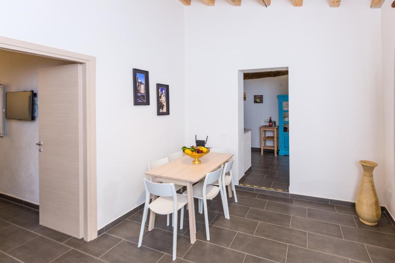 Mosina Apartments Palermo Bagian luar foto