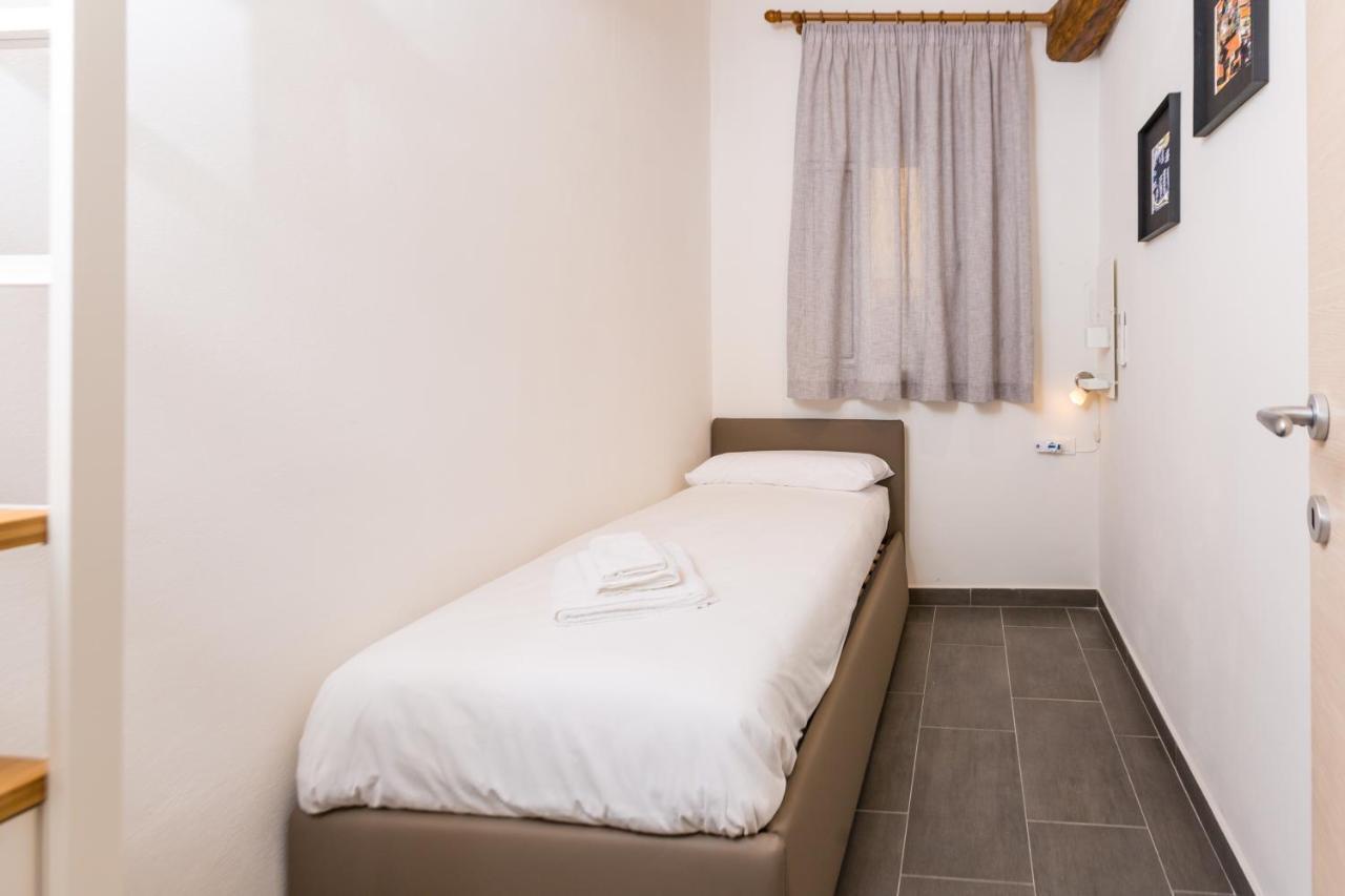 Mosina Apartments Palermo Bagian luar foto